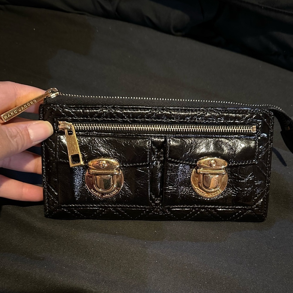 Marc Jacobs Vintage Black Quilted Patent Leather Zip Clutch Wallet AUTHENTIC